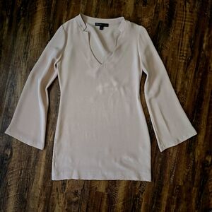 Elizabeth and James 100% Slik Dress in Nude Flare Sleeve Mini Length Size 4